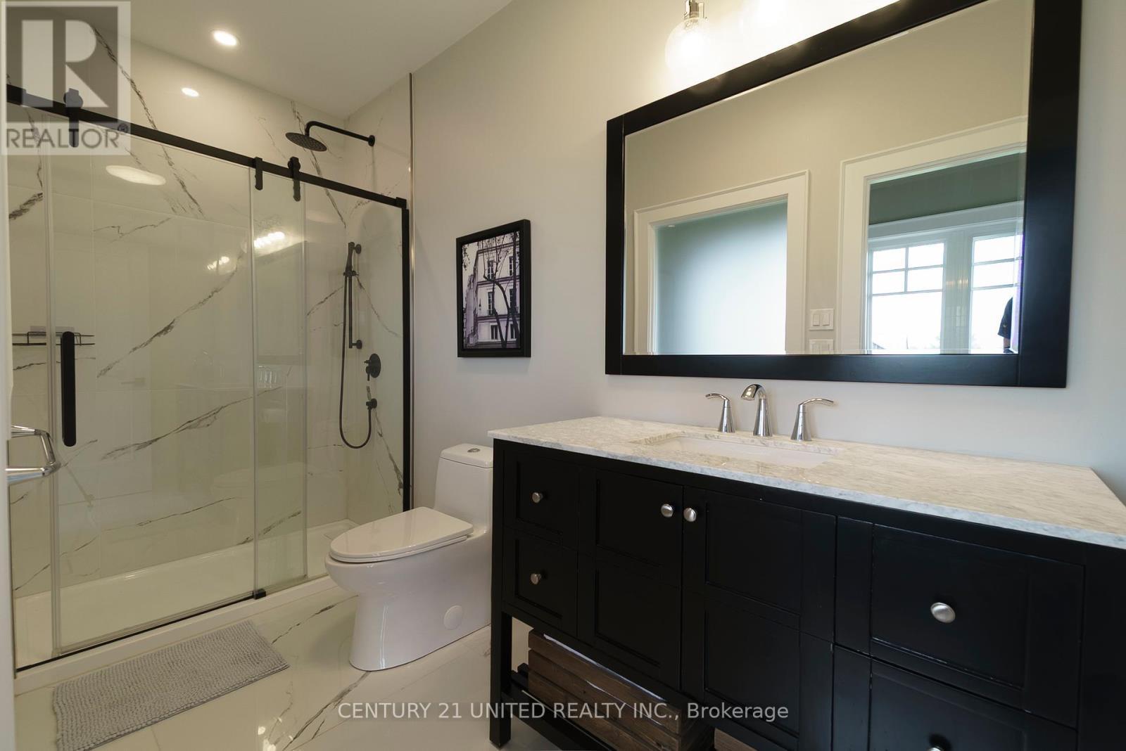 1662 11Th Line, Selwyn, ON - Indoor Photo Showing Bathroom