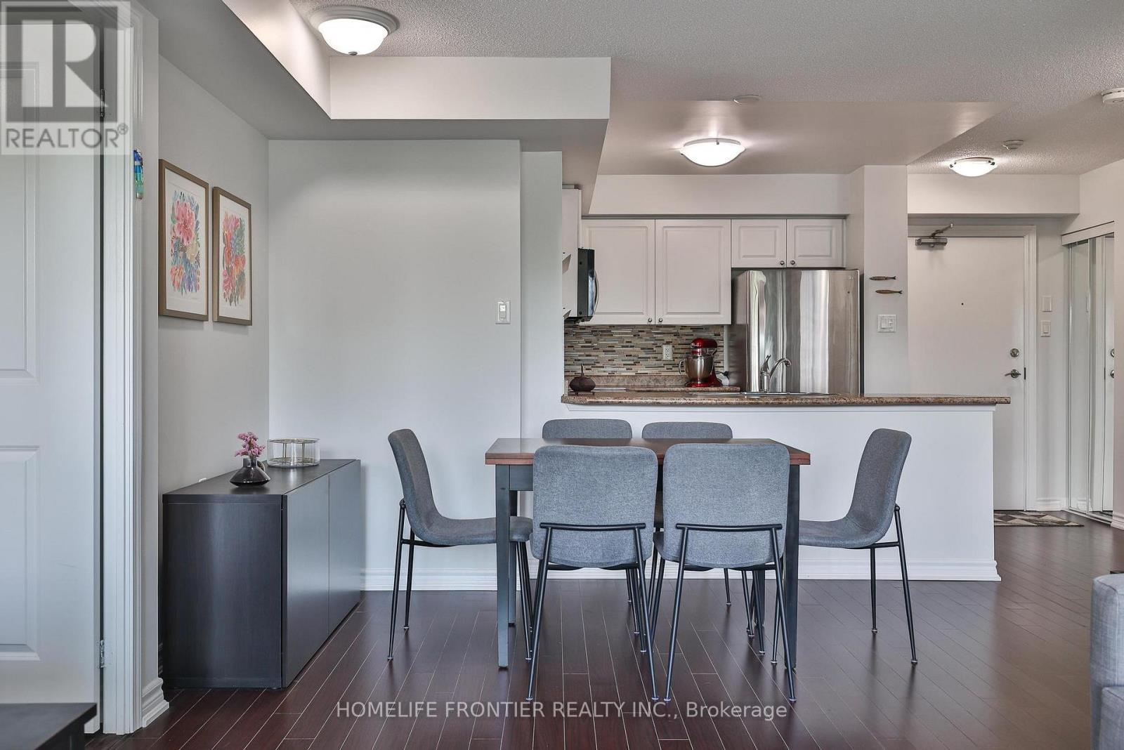 201 - 920 Sheppard Avenue W, Toronto, ON - Indoor