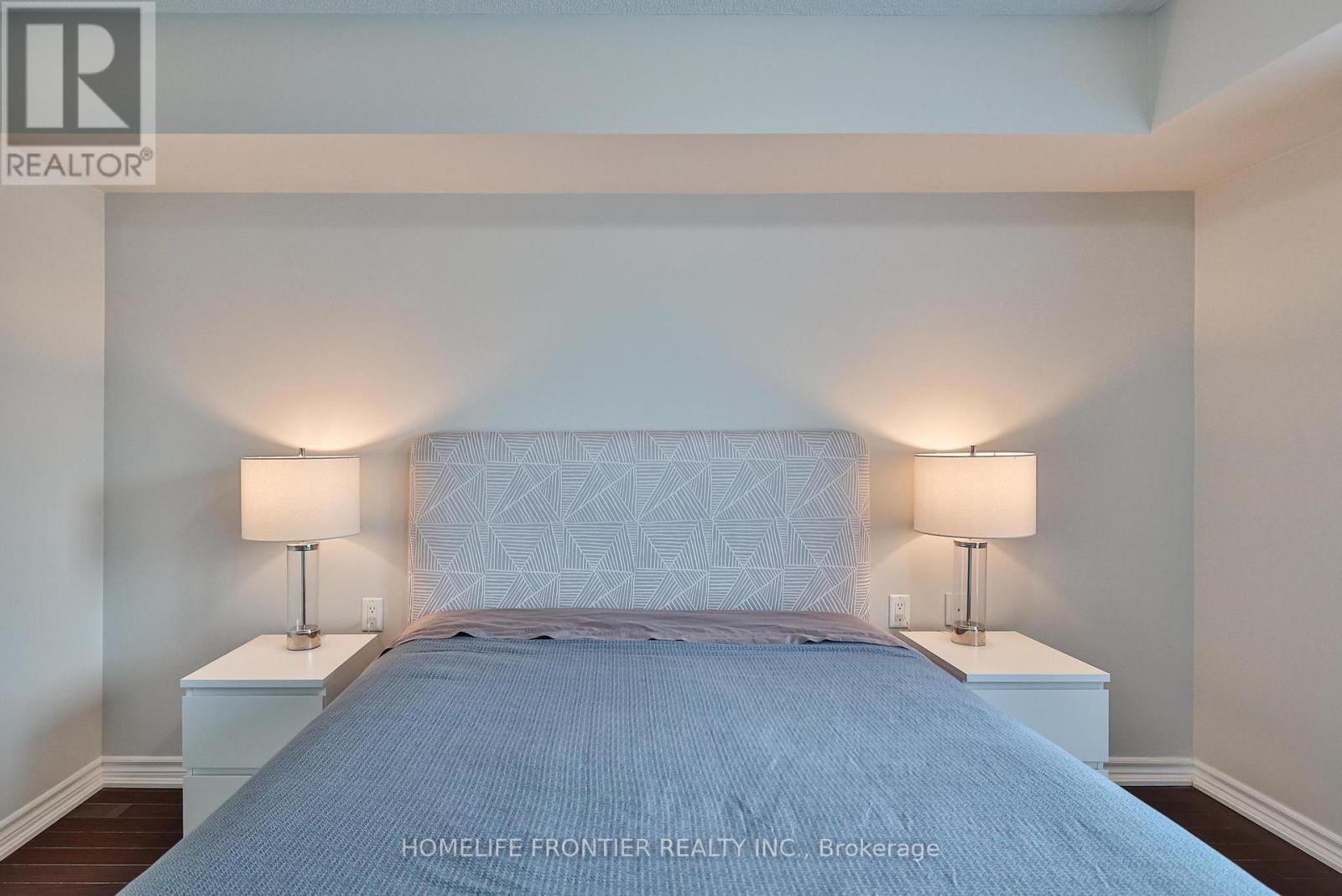 201 - 920 Sheppard Avenue W, Toronto, ON - Indoor Photo Showing Bedroom