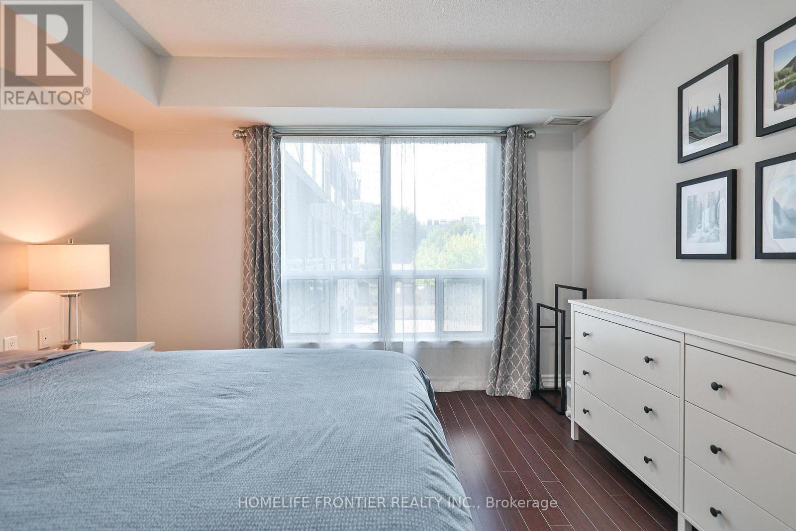 201 - 920 Sheppard Avenue W, Toronto, ON - Indoor Photo Showing Bedroom