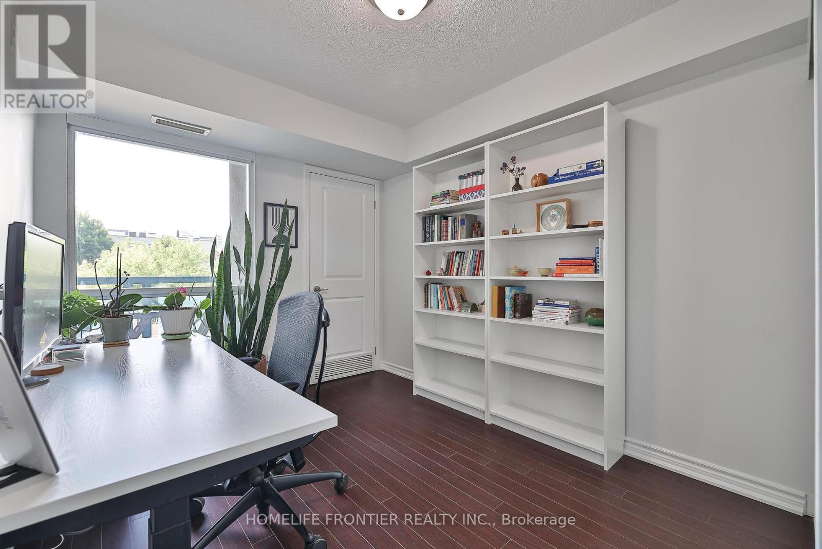 201 - 920 Sheppard Avenue W, Toronto, ON - Indoor Photo Showing Office