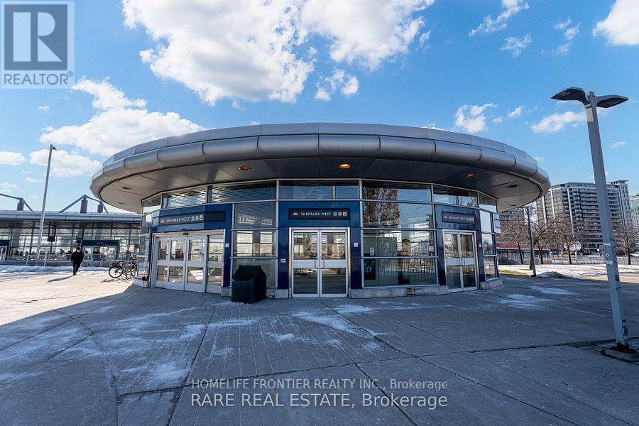 201 - 920 Sheppard Avenue W, Toronto, ON - Outdoor