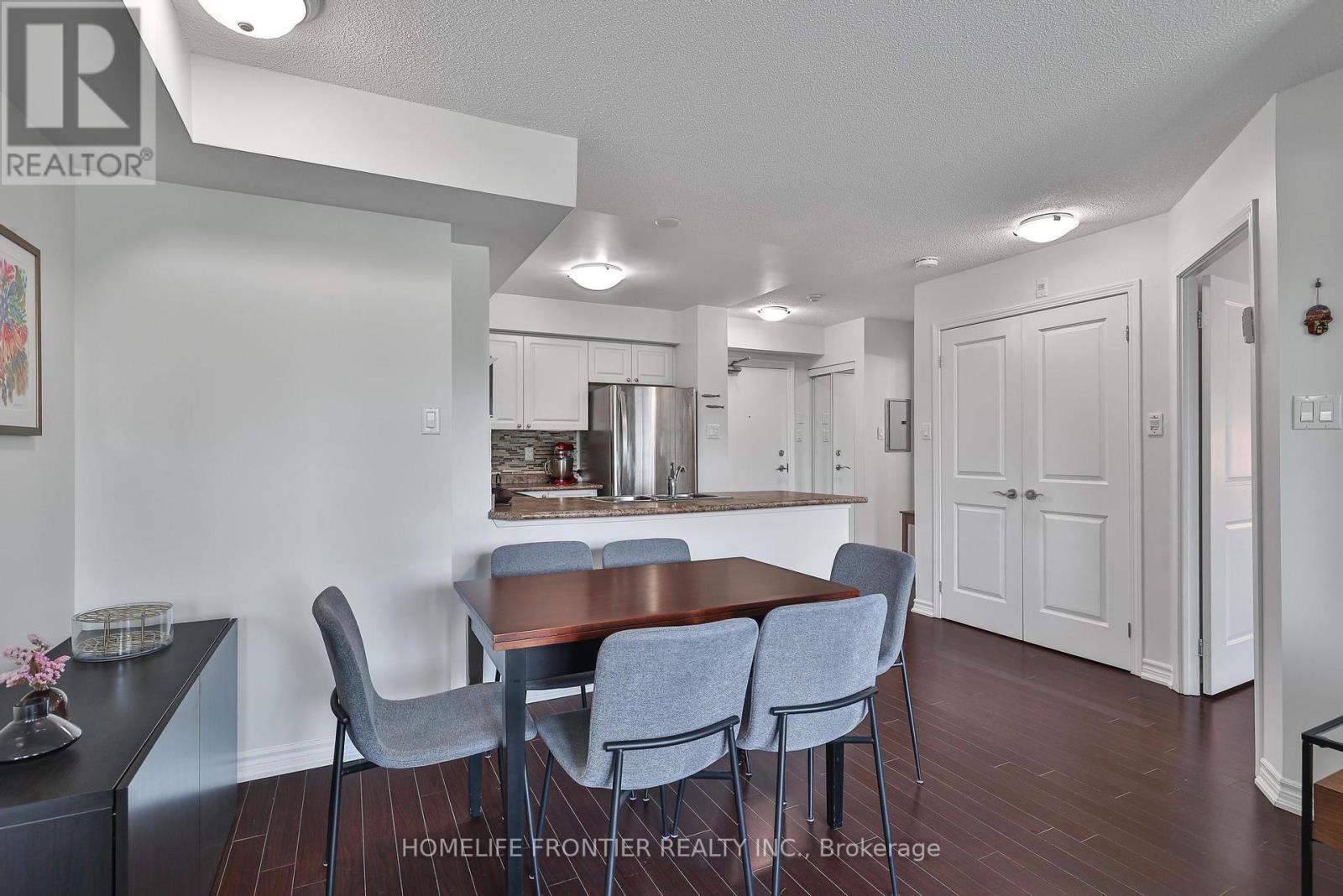 201 - 920 Sheppard Avenue W, Toronto, ON - Indoor