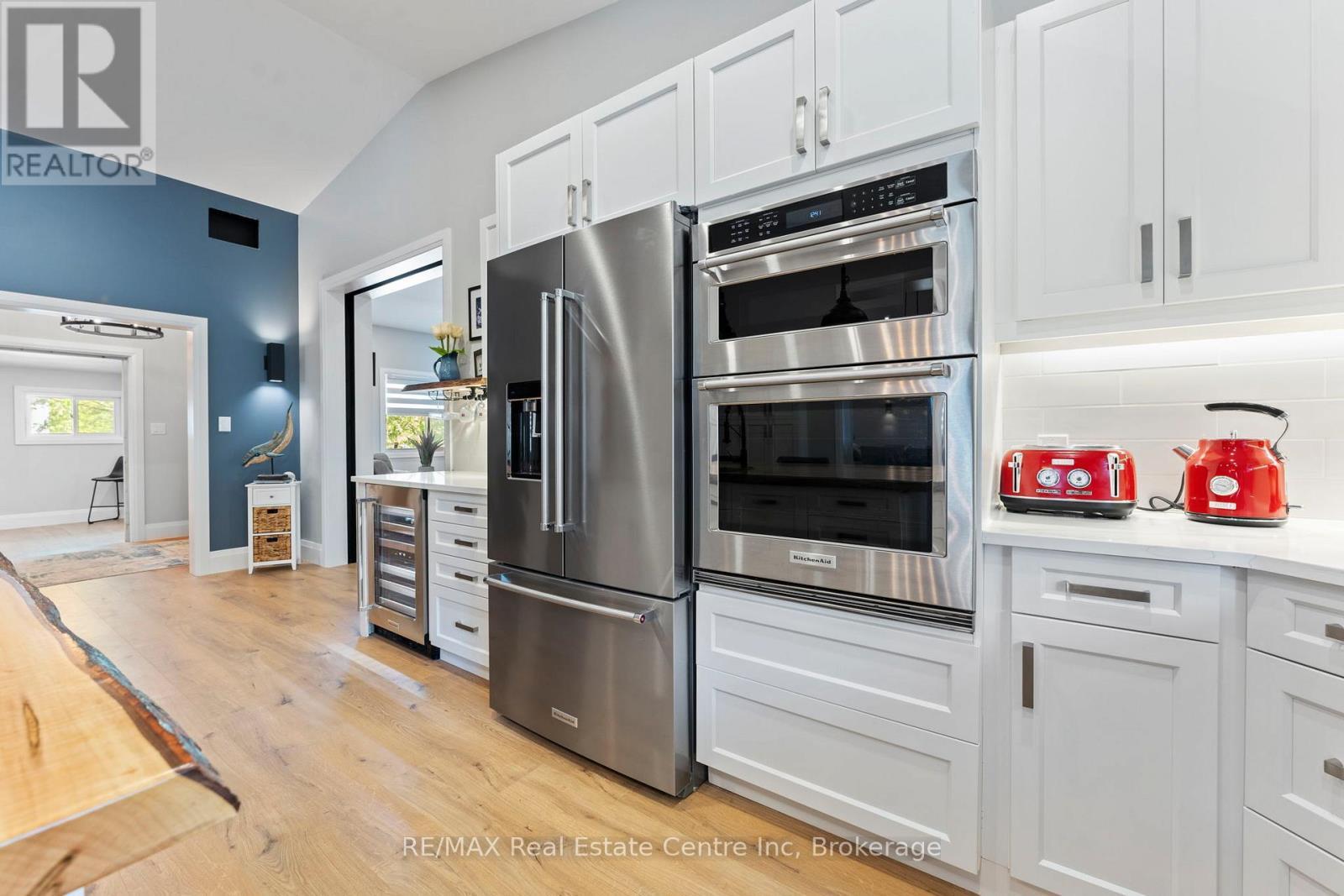 1283 Swan Street, North Dumfries, ON - Indoor Photo Showing Kitchen