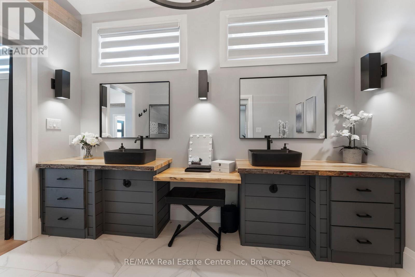 1283 Swan Street, North Dumfries, ON - Indoor Photo Showing Other Room