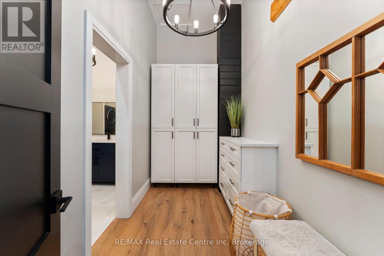 1283 Swan Street, North Dumfries, ON - Indoor Photo Showing Other Room