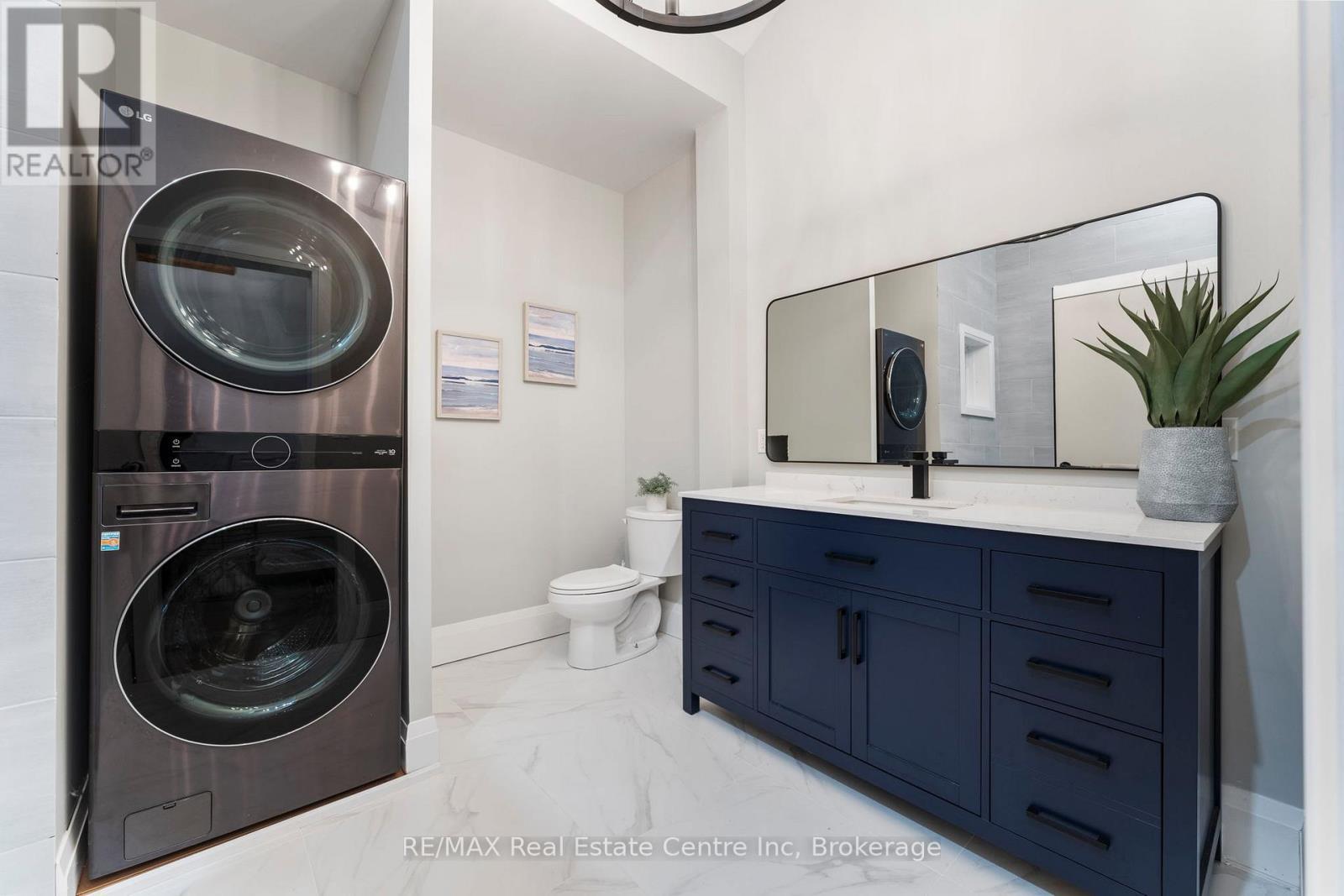 1283 Swan Street, North Dumfries, ON - Indoor Photo Showing Laundry Room