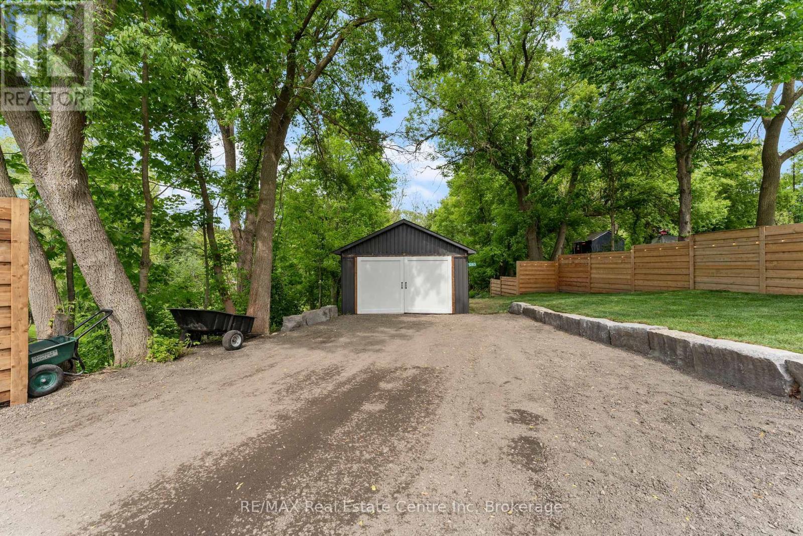 1283 Swan Street, North Dumfries, ON - Outdoor