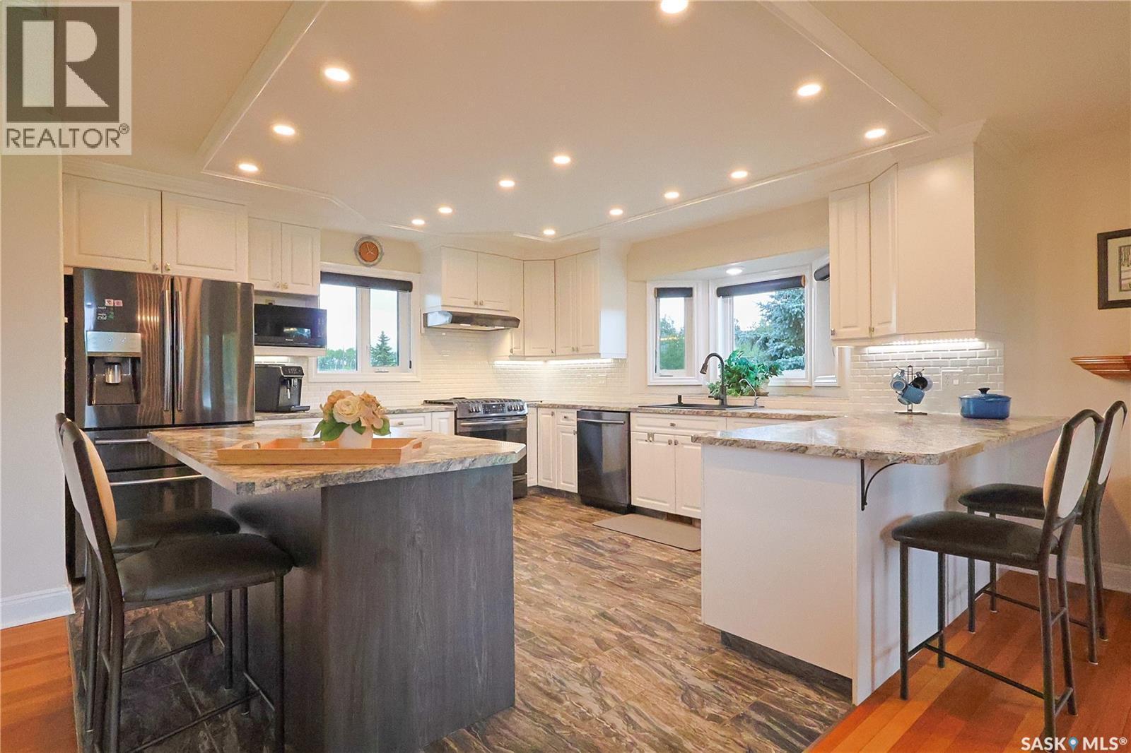 350 Ridgeway Road, Christopher Lake, SK - Indoor Photo Showing Kitchen With Upgraded Kitchen