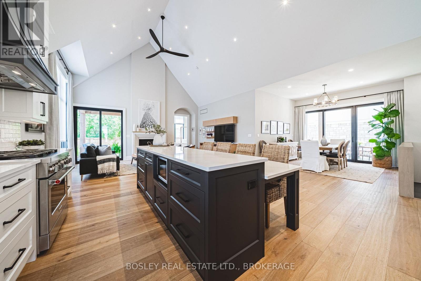 110 Millpond Road, Niagara-On-The-Lake (St. Davids), ON - Indoor Photo Showing Kitchen With Upgraded Kitchen