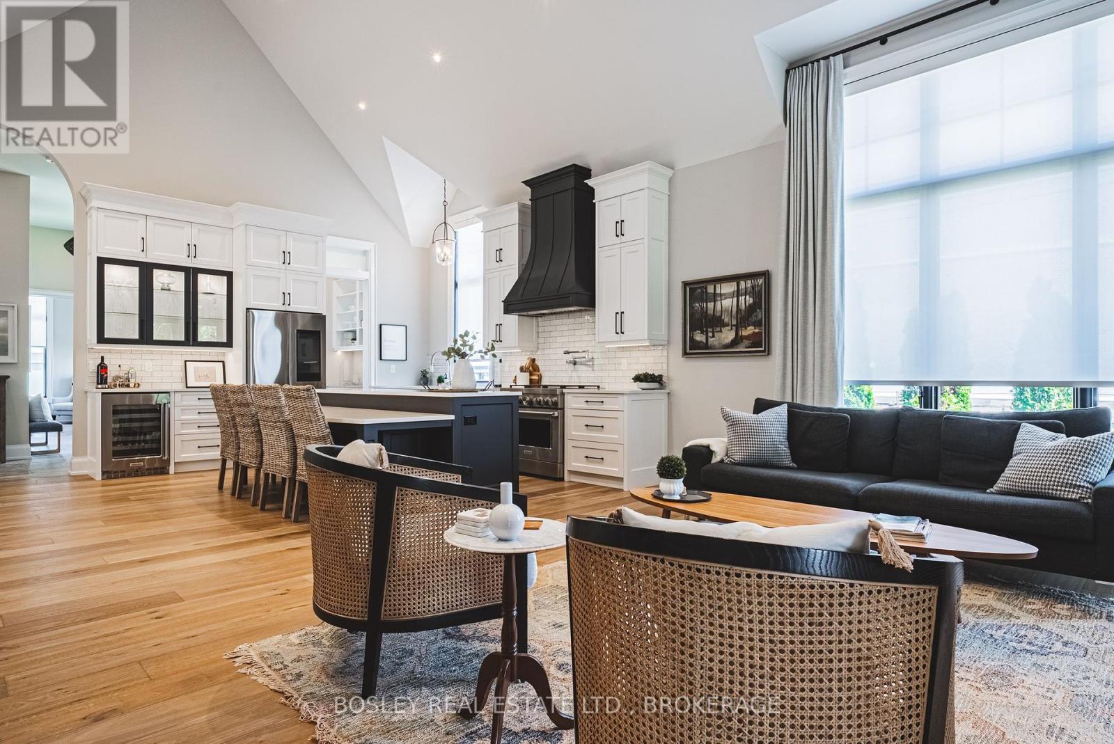 110 Millpond Road, Niagara-On-The-Lake (St. Davids), ON - Indoor Photo Showing Living Room