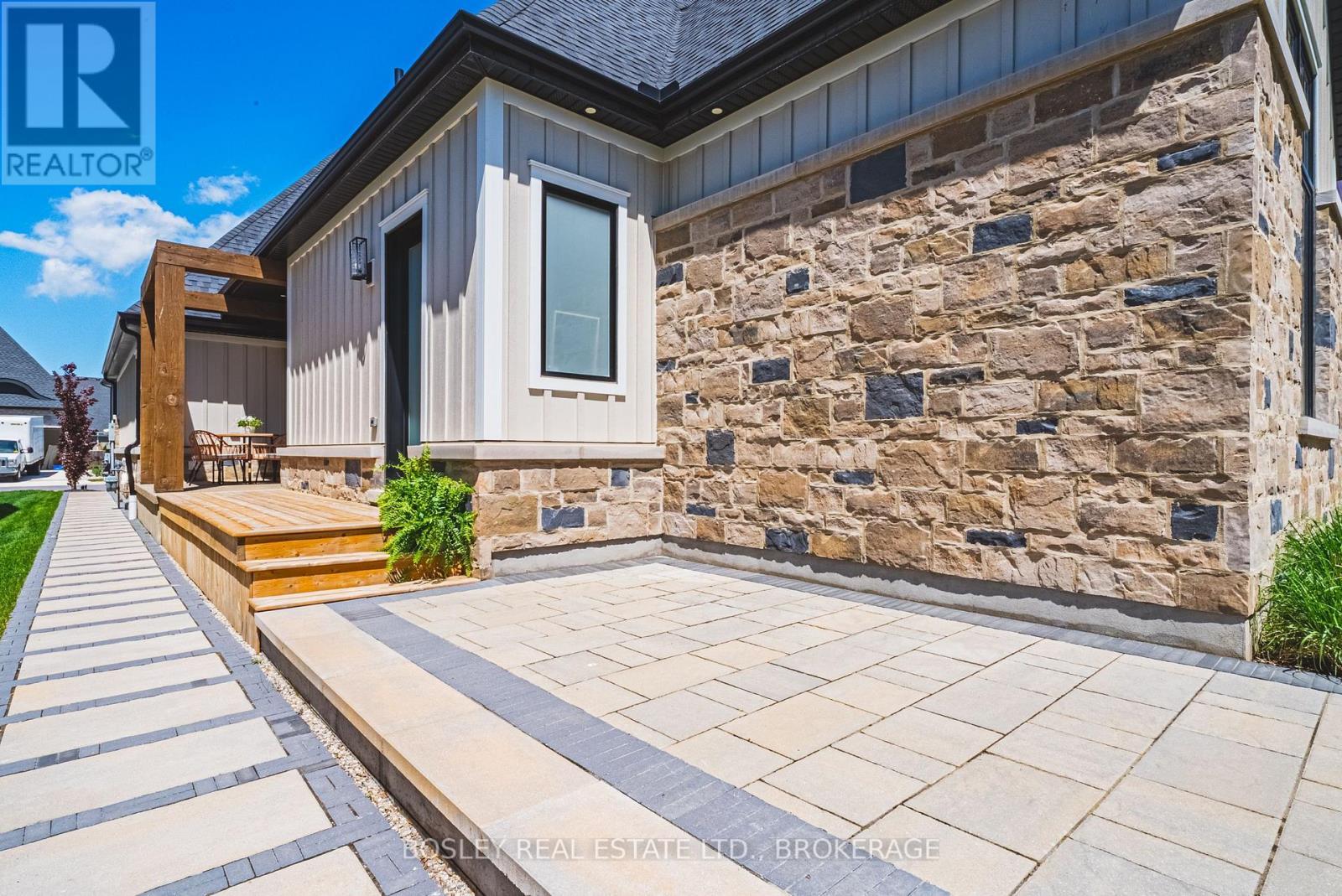 110 Millpond Road, Niagara-On-The-Lake (St. Davids), ON - Outdoor