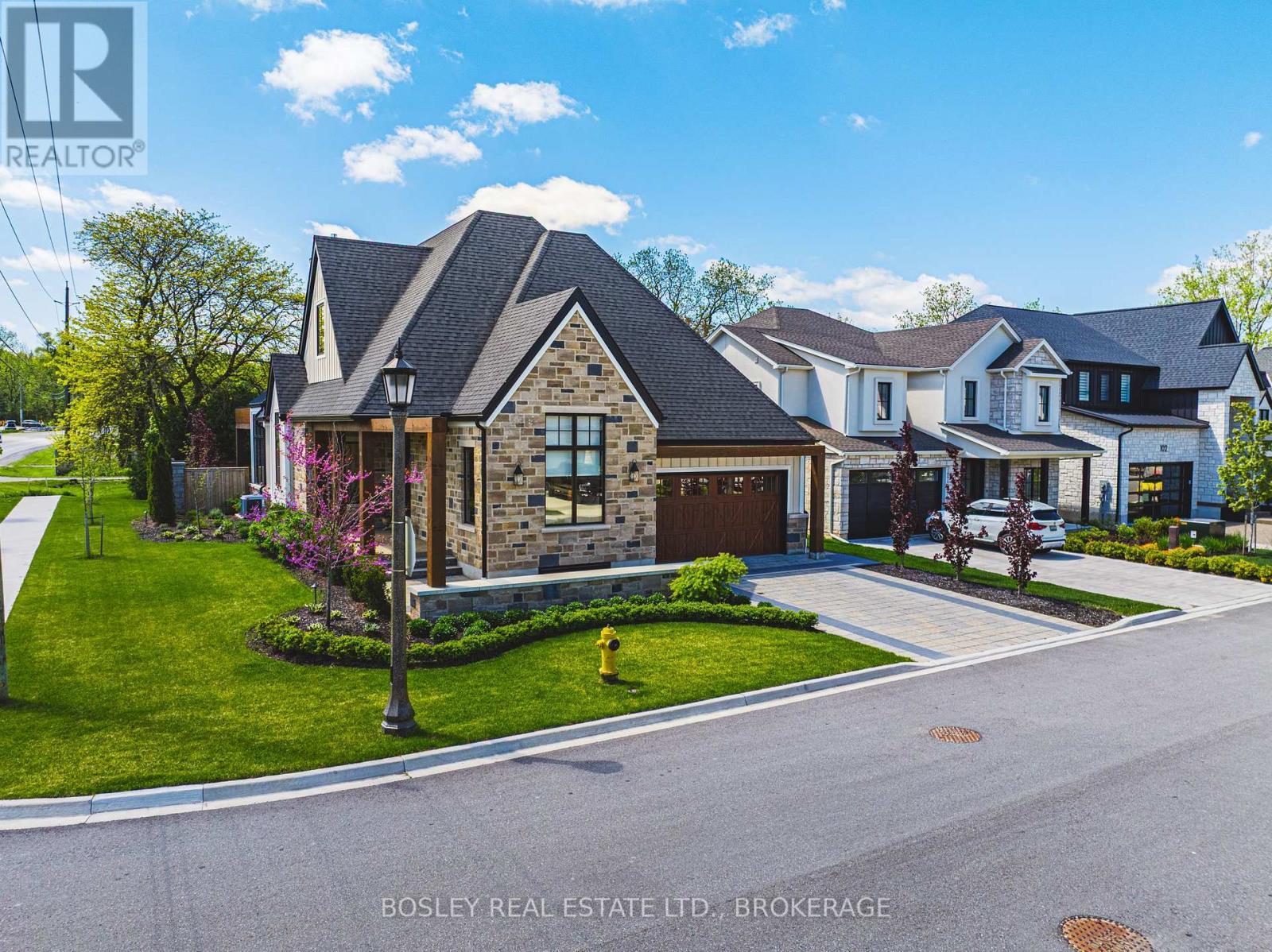 110 Millpond Road, Niagara-On-The-Lake (St. Davids), ON - Outdoor With Facade