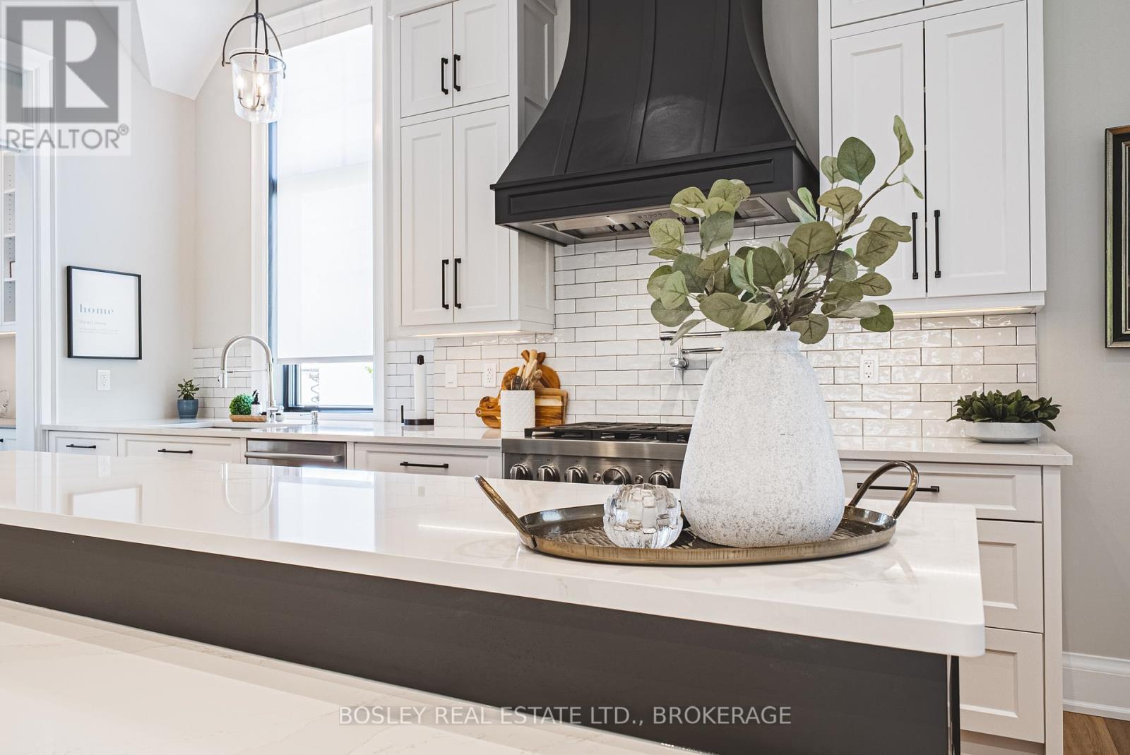 110 Millpond Road, Niagara-On-The-Lake (St. Davids), ON - Indoor Photo Showing Kitchen With Upgraded Kitchen