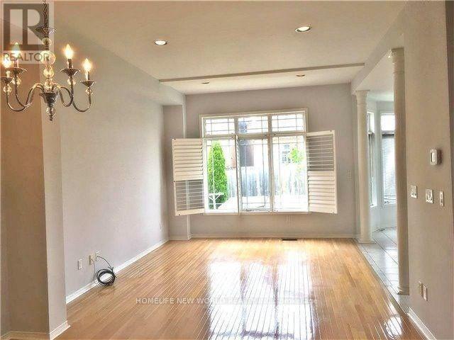 1 Copperstone Crescent, Richmond Hill, ON - Indoor Photo Showing Other Room