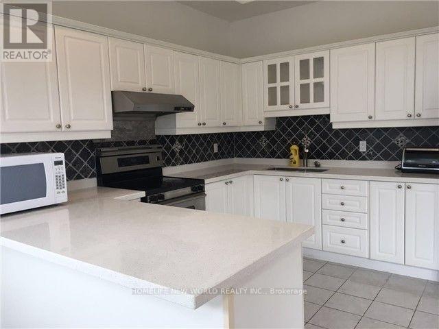 1 Copperstone Crescent, Richmond Hill, ON - Indoor Photo Showing Kitchen