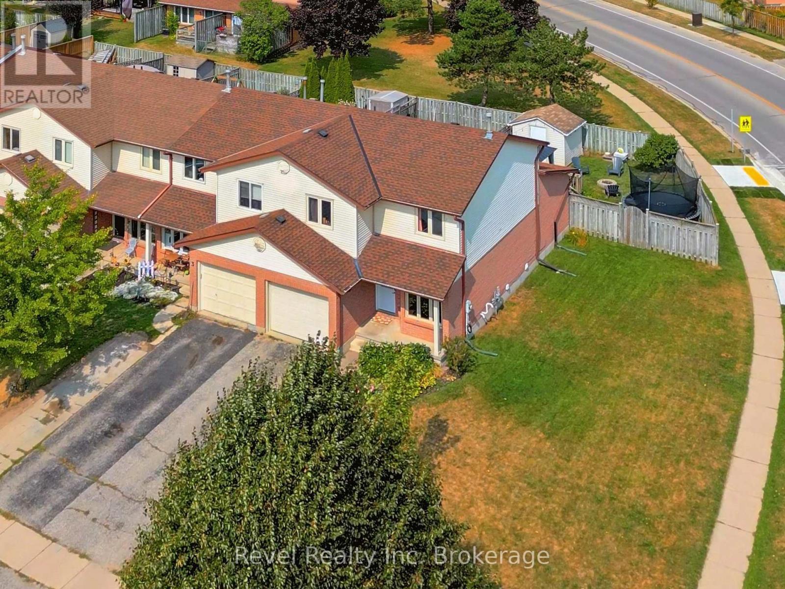 1 Conestoga Road, Woodstock (Woodstock - North), ON - Outdoor