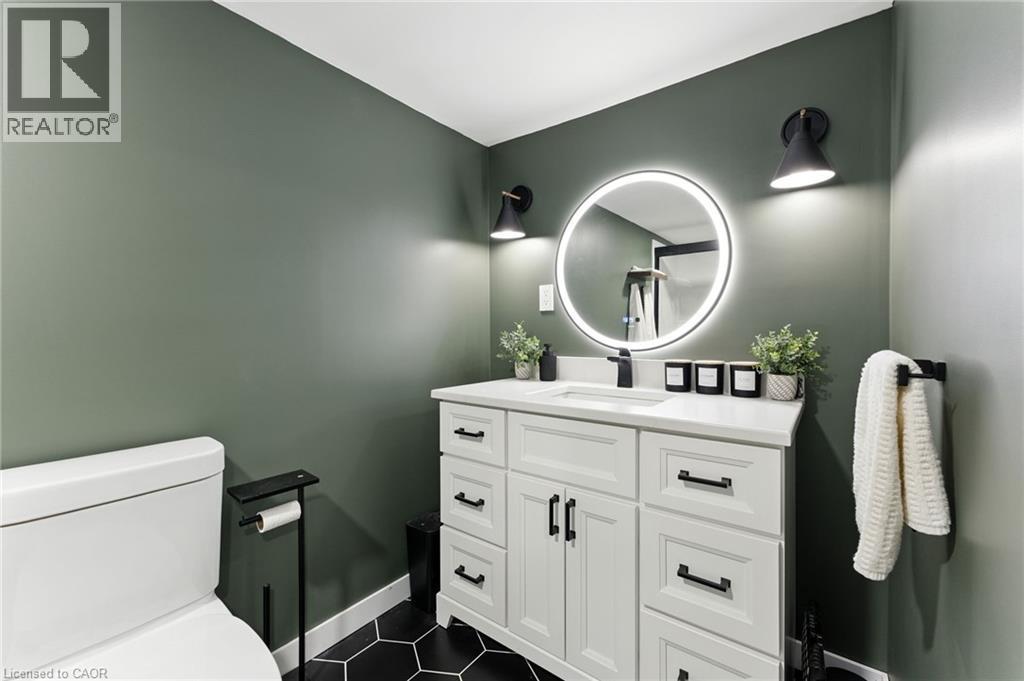 1 Conestoga Road, Woodstock, ON - Indoor Photo Showing Bathroom