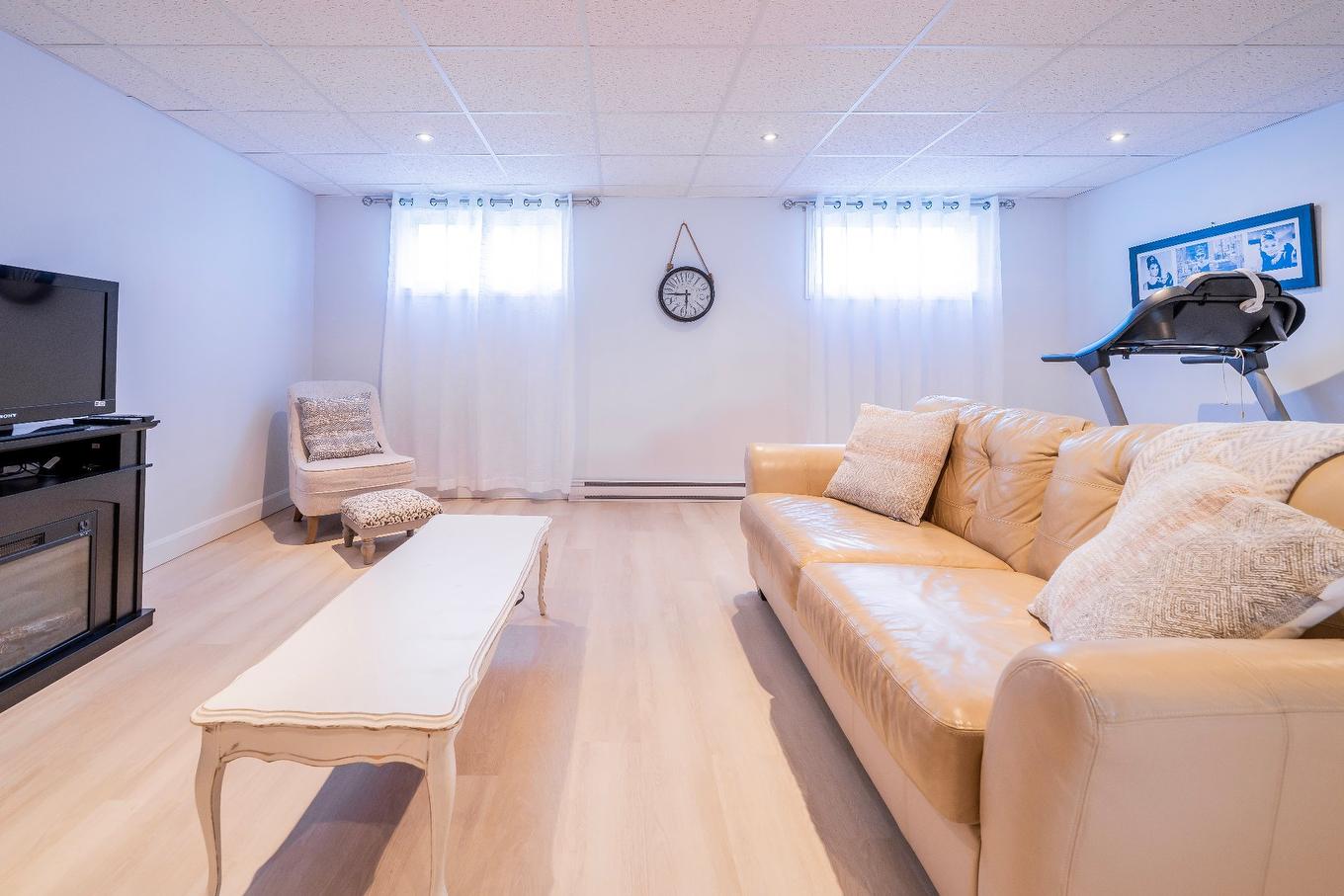 Living room - 21 Allée Du Versant, Les Îles-De-La-Madeleine, QC - Indoor