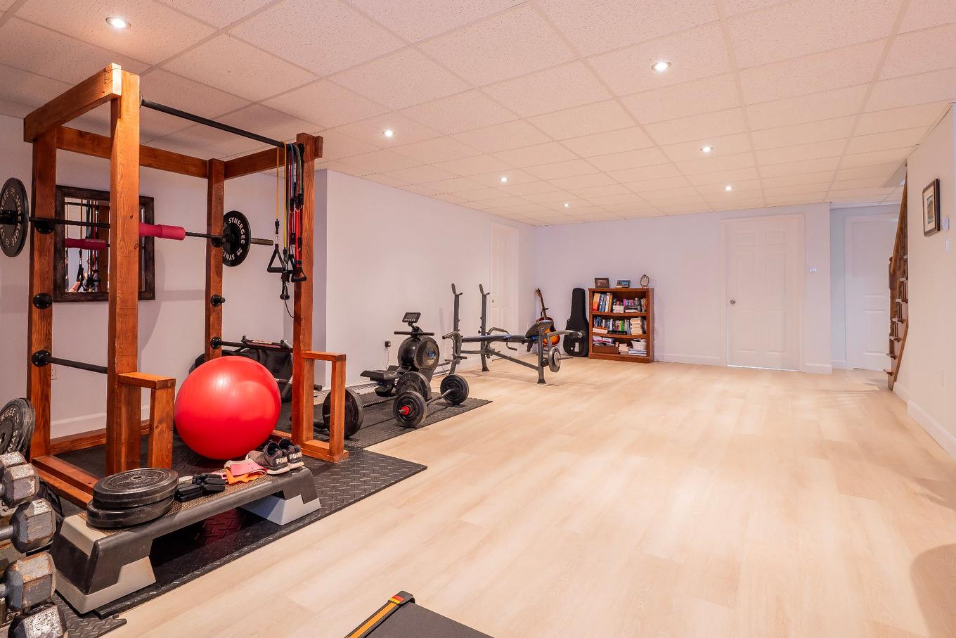 Exercise room - 21 Allée Du Versant, Les Îles-De-La-Madeleine, QC - Indoor Photo Showing Gym Room