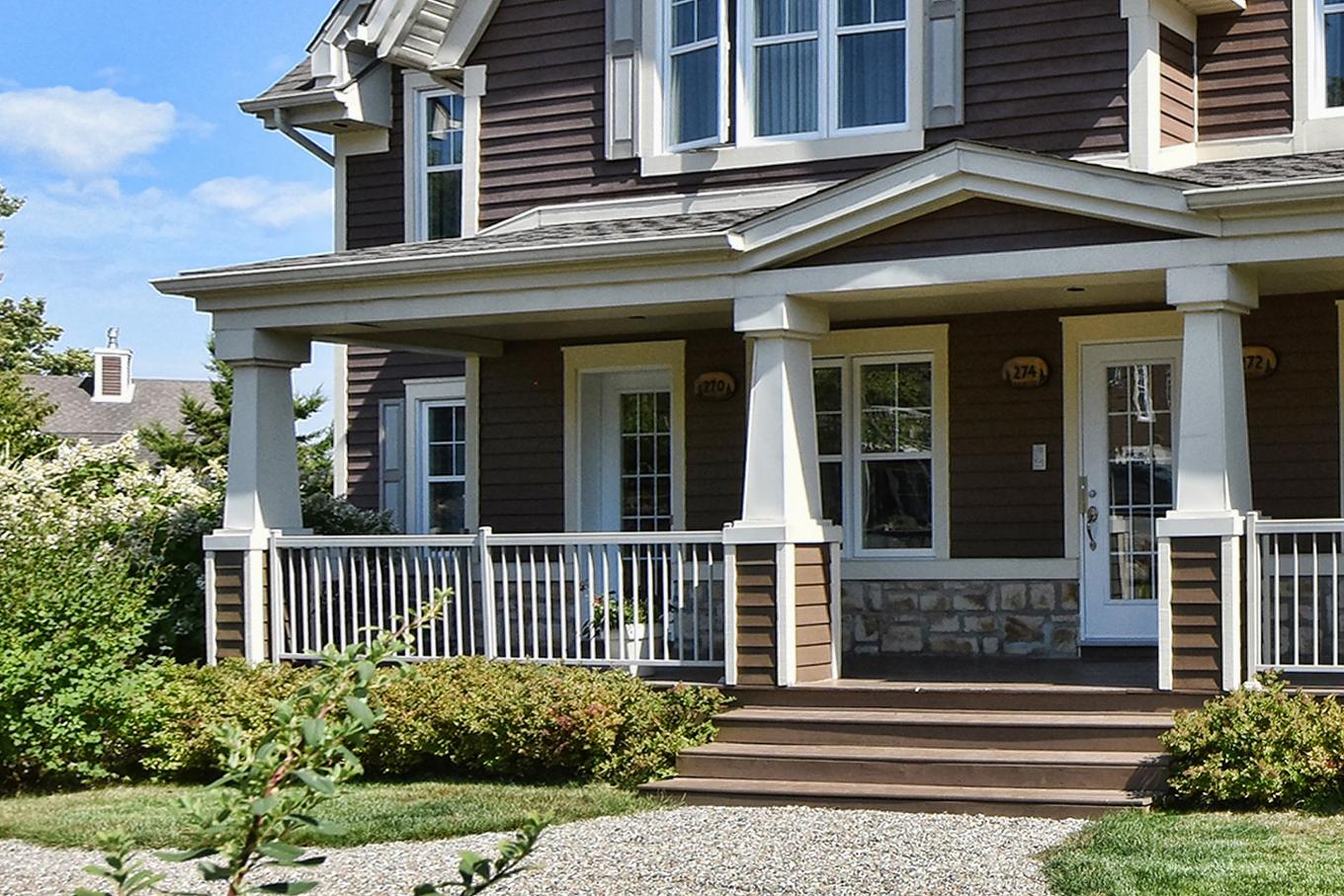 Frontage - 270 Ch. De La Pinède, Piedmont, QC - Outdoor With Deck Patio Veranda With Facade