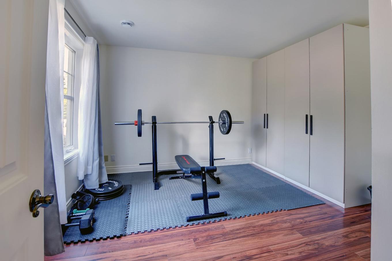 Bedroom - 270 Ch. De La Pinède, Piedmont, QC - Indoor Photo Showing Gym Room