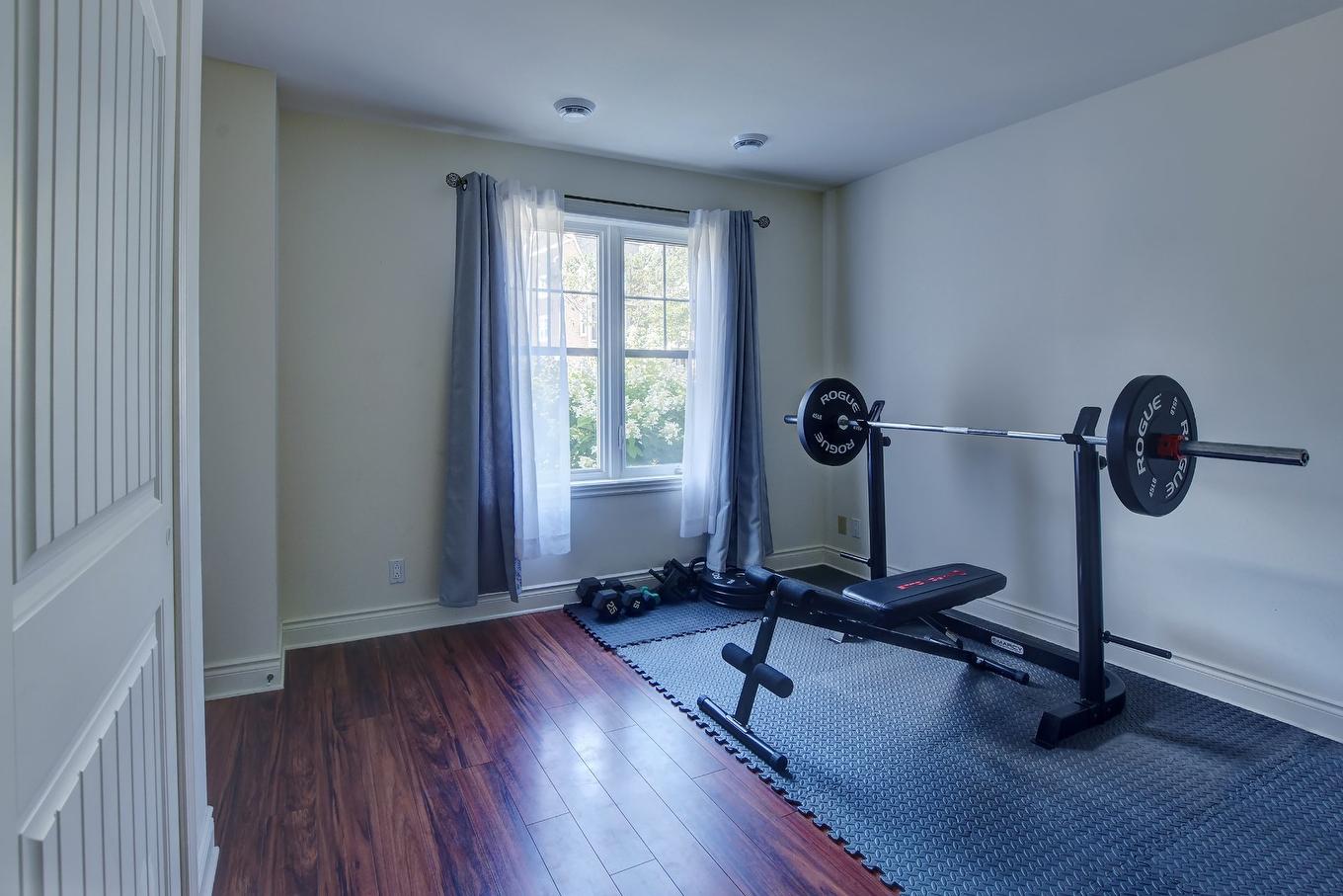 Bedroom - 270 Ch. De La Pinède, Piedmont, QC - Indoor Photo Showing Gym Room