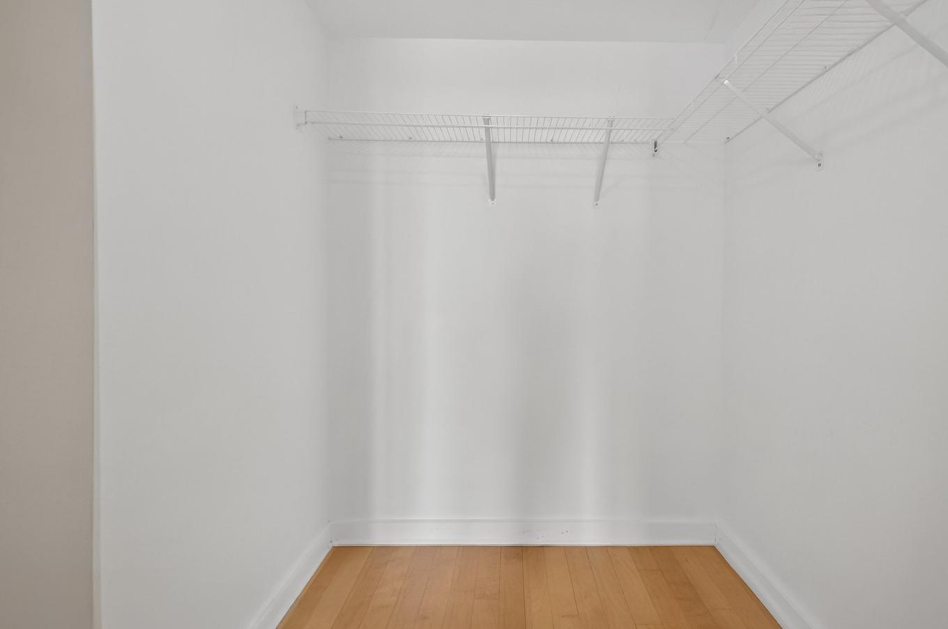 Penderie (Walk-in) - 1455-10650 Place De L'Acadie, Montréal (Ahuntsic-Cartierville), QC - Indoor With Storage