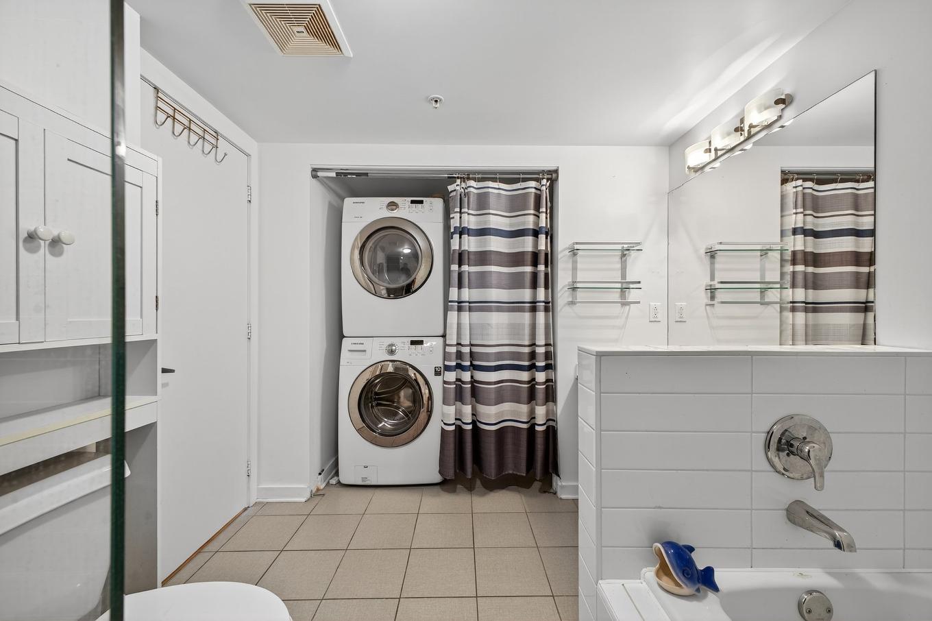 Salle de lavage - 1455-10650 Place De L'Acadie, Montréal (Ahuntsic-Cartierville), QC - Indoor Photo Showing Laundry Room
