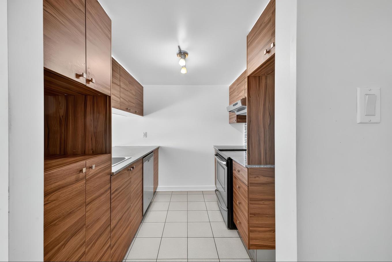 Cuisine - 1455-10650 Place De L'Acadie, Montréal (Ahuntsic-Cartierville), QC - Indoor Photo Showing Kitchen