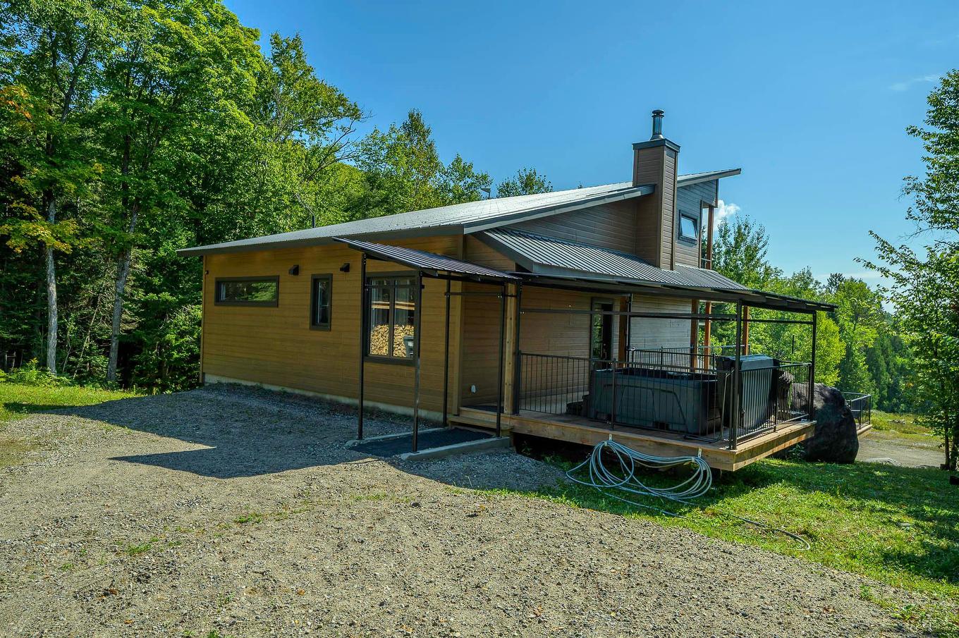 Back facade - 1696 Ch. Chapleau, Nominingue, QC - Outdoor With Deck Patio Veranda