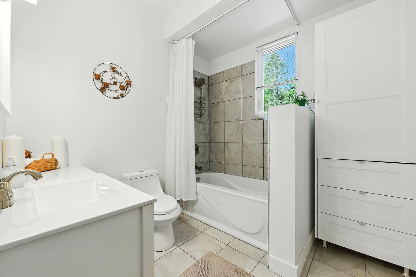 Bathroom - 1696 Ch. Chapleau, Nominingue, QC - Indoor Photo Showing Bathroom