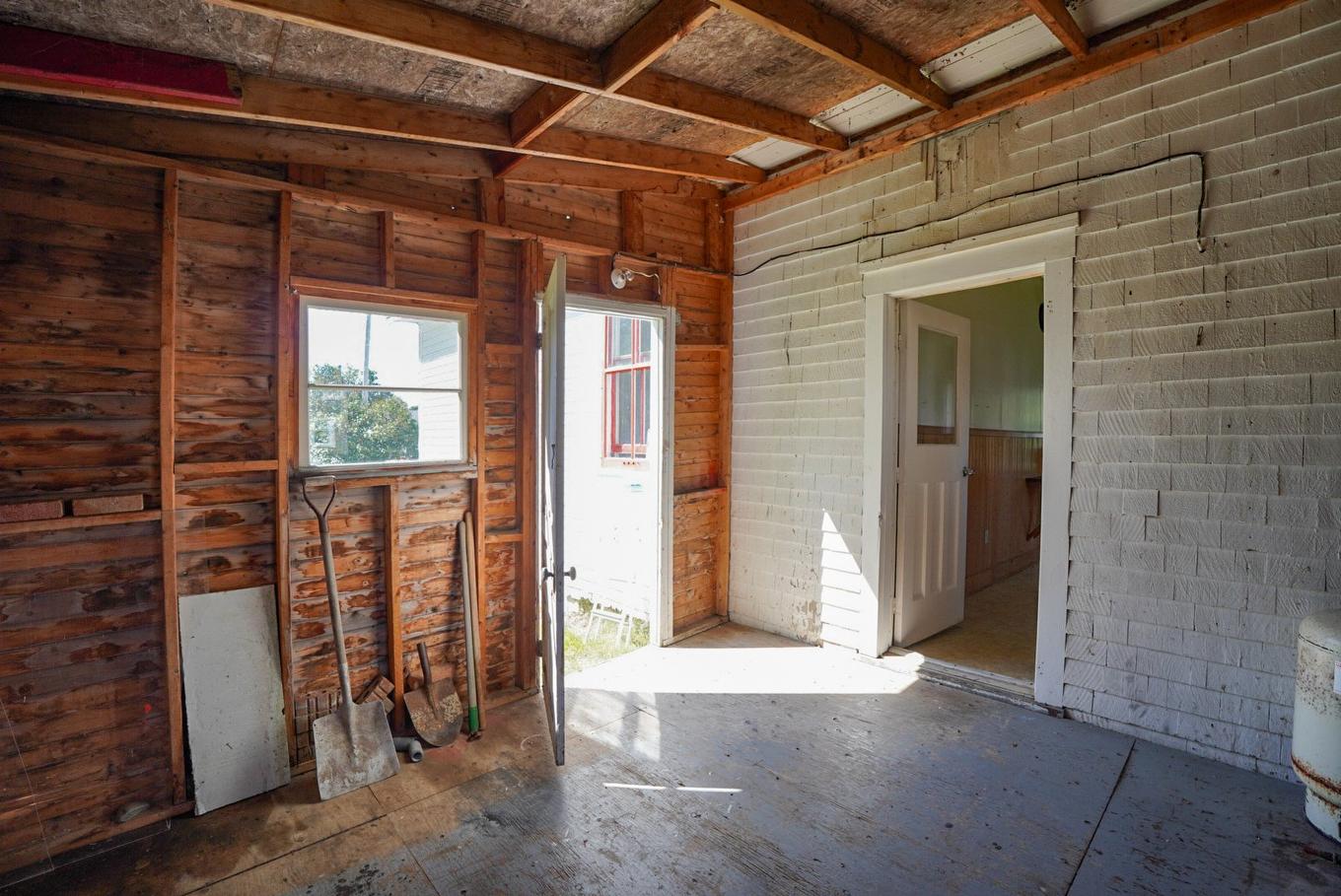 Hall - 327 Route 299, Cascapédia/Saint-Jules, QC - With Exterior