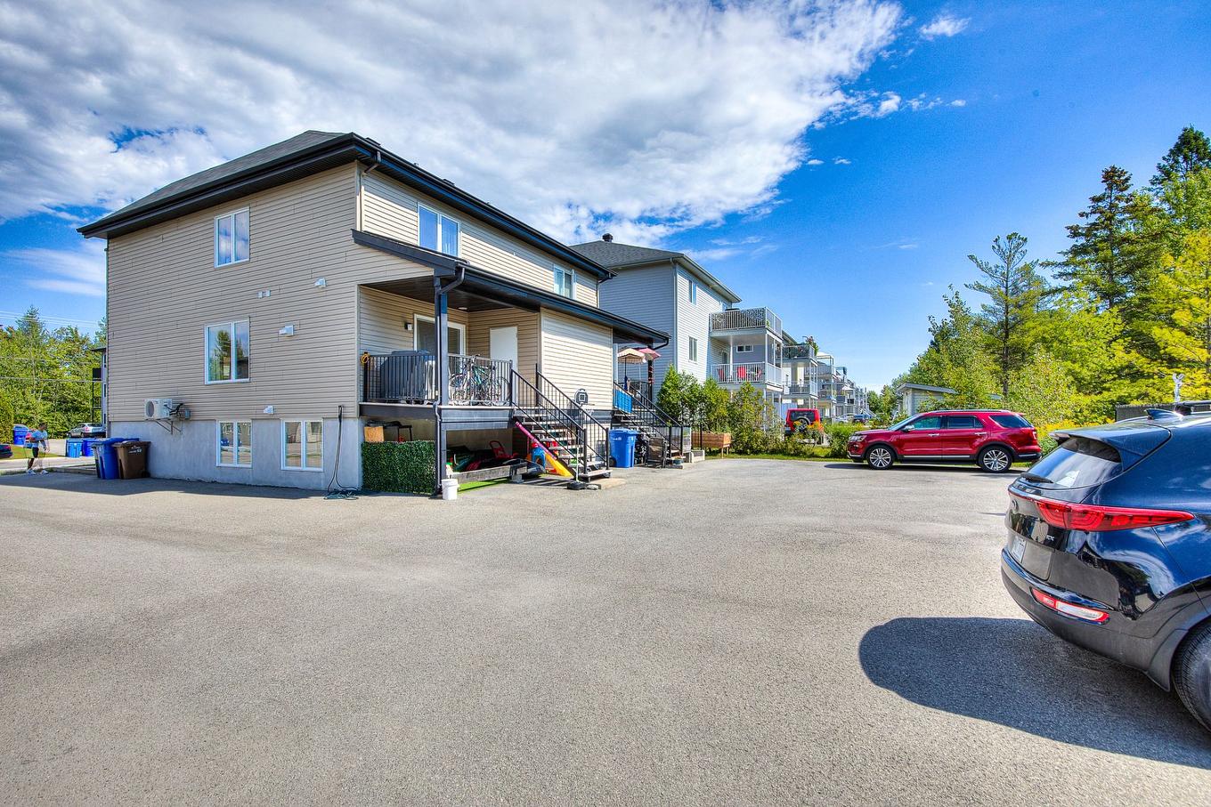 Parking - 9740 - 9744 Rue Henri-Piché, Mirabel, QC - Outdoor