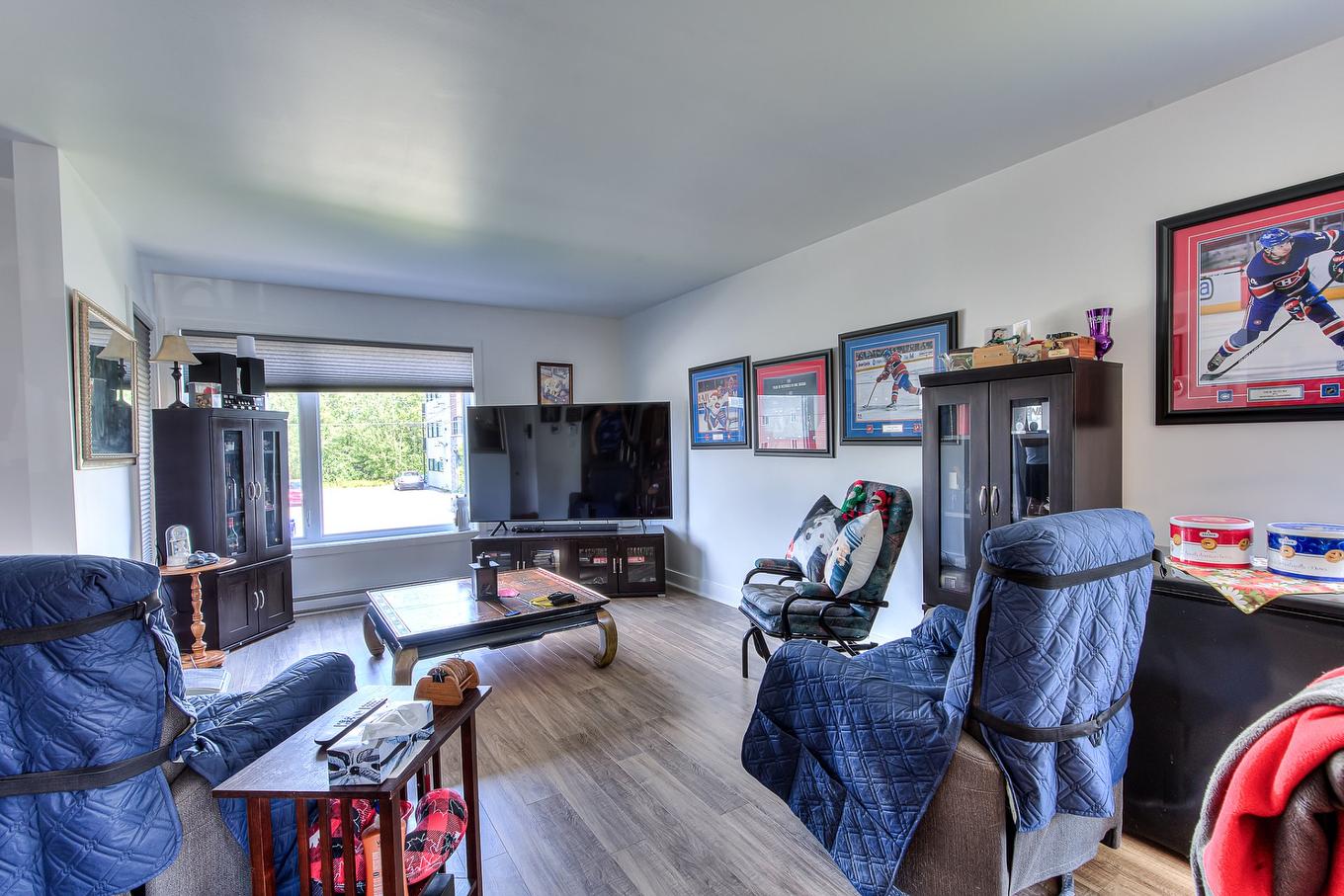 Living room - 9740 - 9744 Rue Henri-Piché, Mirabel, QC - Indoor Photo Showing Living Room