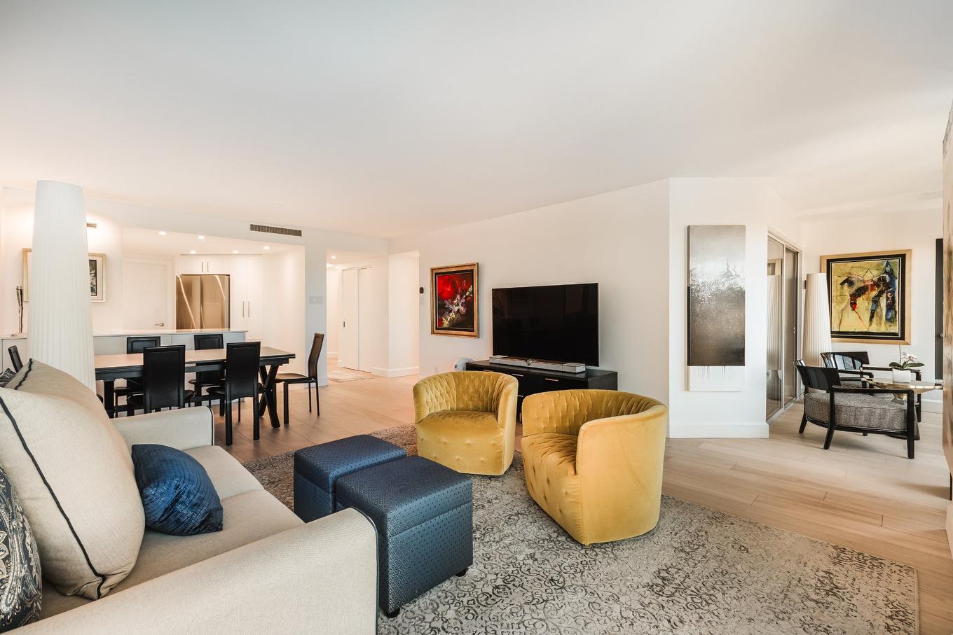 Salon - 906-80 Rue Berlioz, Montréal (Verdun/Île-Des-Soeurs), QC - Indoor Photo Showing Living Room