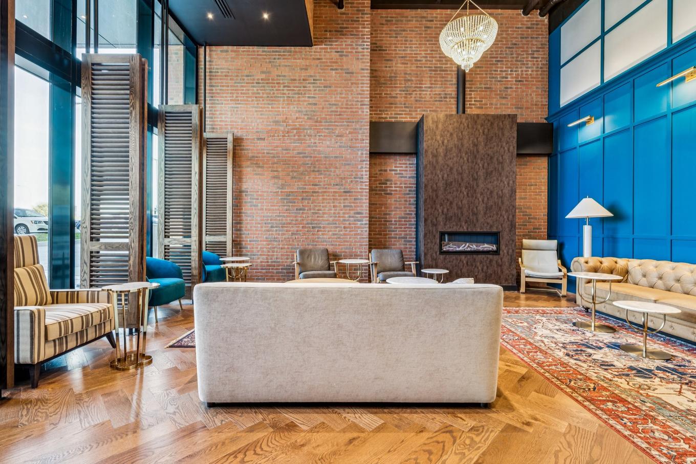 Interior - 700-200 Rue Marie-Charles-Le Moyne, Longueuil (Le Vieux-Longueuil), QC - Indoor With Fireplace