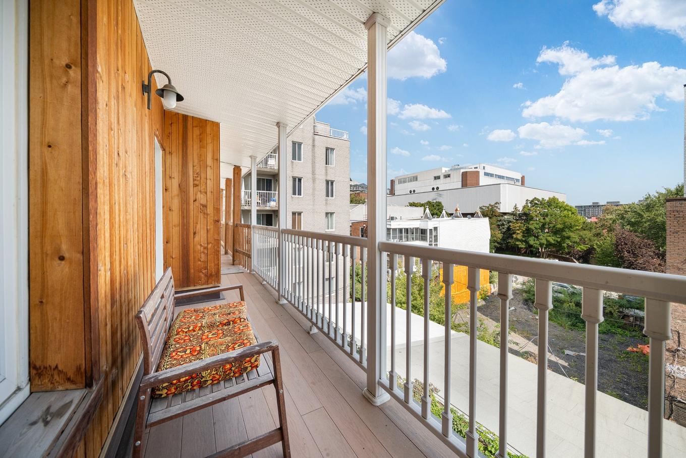 Balcony - 2021 Rue De Bullion, Montréal (Ville-Marie), QC - Outdoor With Exterior