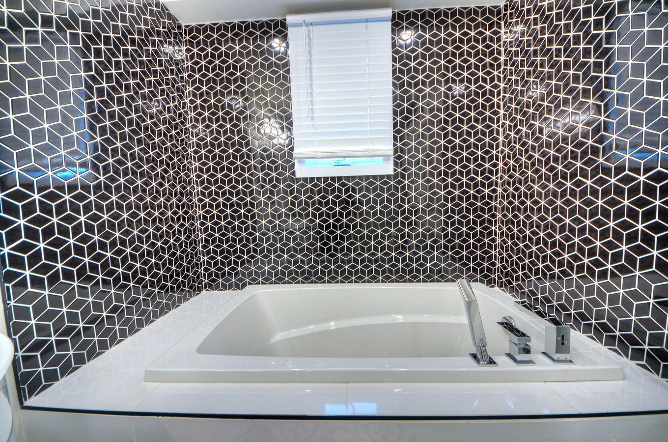 Bathroom - 6630 Rue Bruxelles, Brossard, QC - Indoor Photo Showing Bathroom