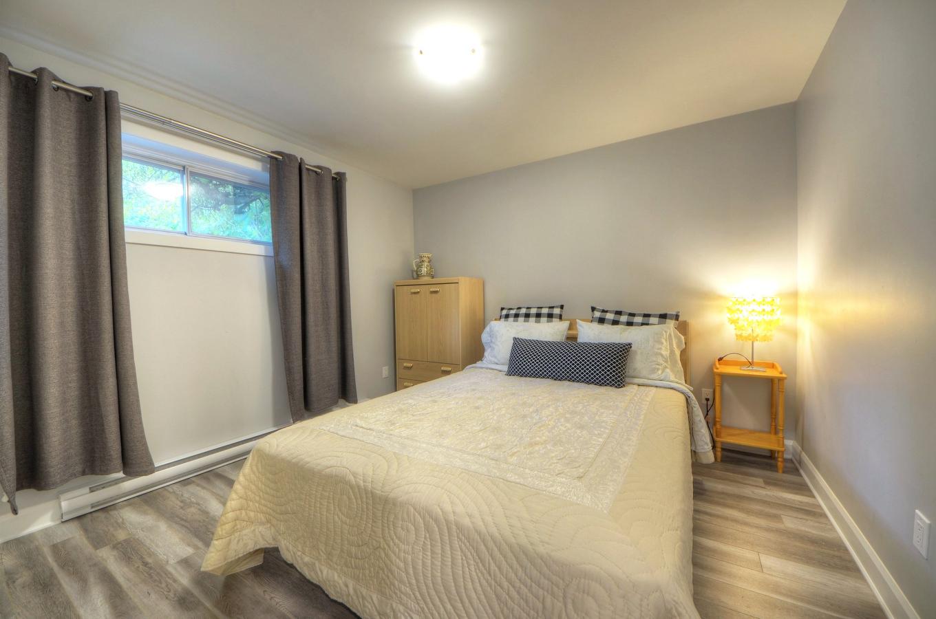 Bedroom - 6630 Rue Bruxelles, Brossard, QC - Indoor Photo Showing Bedroom