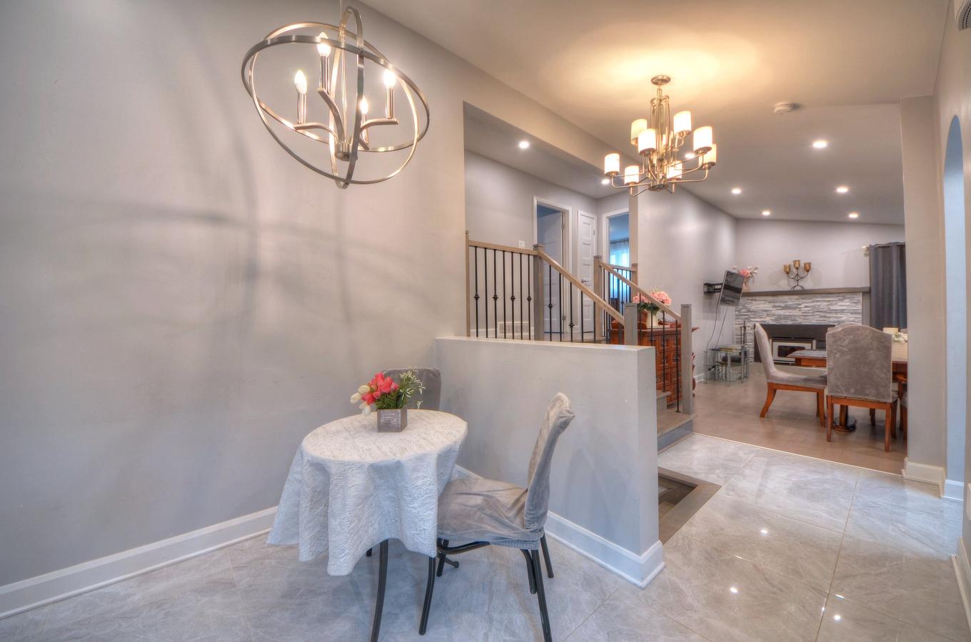 Dinette - 6630 Rue Bruxelles, Brossard, QC - Indoor Photo Showing Dining Room