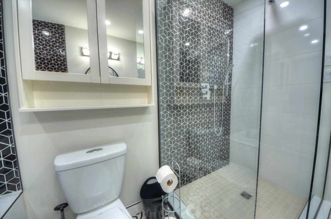 Bathroom - 6630 Rue Bruxelles, Brossard, QC - Indoor Photo Showing Bathroom