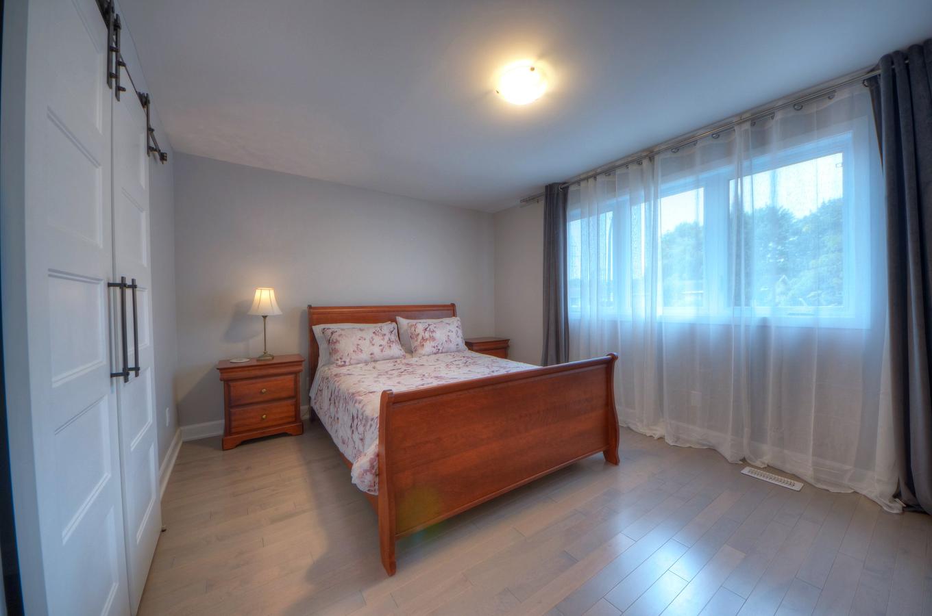 Bedroom - 6630 Rue Bruxelles, Brossard, QC - Indoor Photo Showing Bedroom