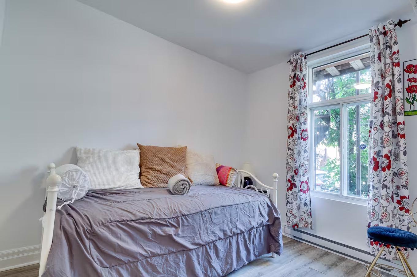 Bedroom - 562 Rue Cuvillier, Montréal (Mercier/Hochelaga-Maisonneuve), QC - Indoor Photo Showing Bedroom