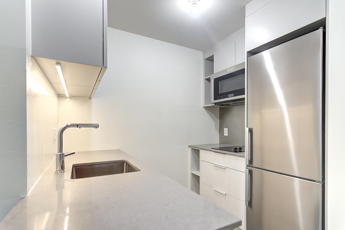 Cuisine - 427-1550 Rue Des Bassins, Montréal (Le Sud-Ouest), QC - Indoor Photo Showing Kitchen