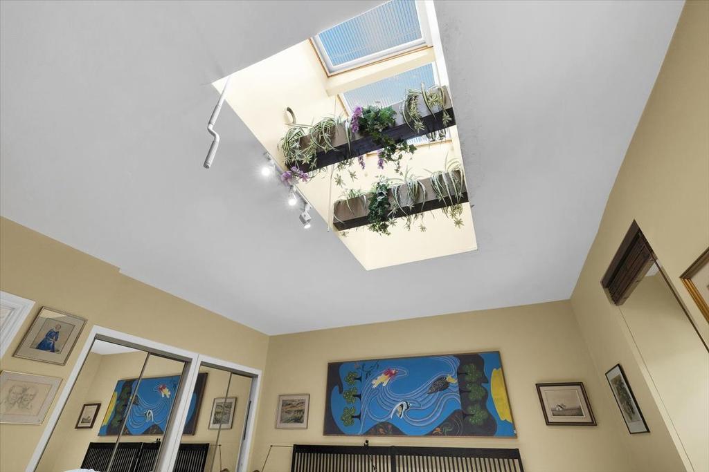 Primary bedroom - 1819 Rue Baile, Montréal (Ville-Marie), QC - Indoor Photo Showing Other Room