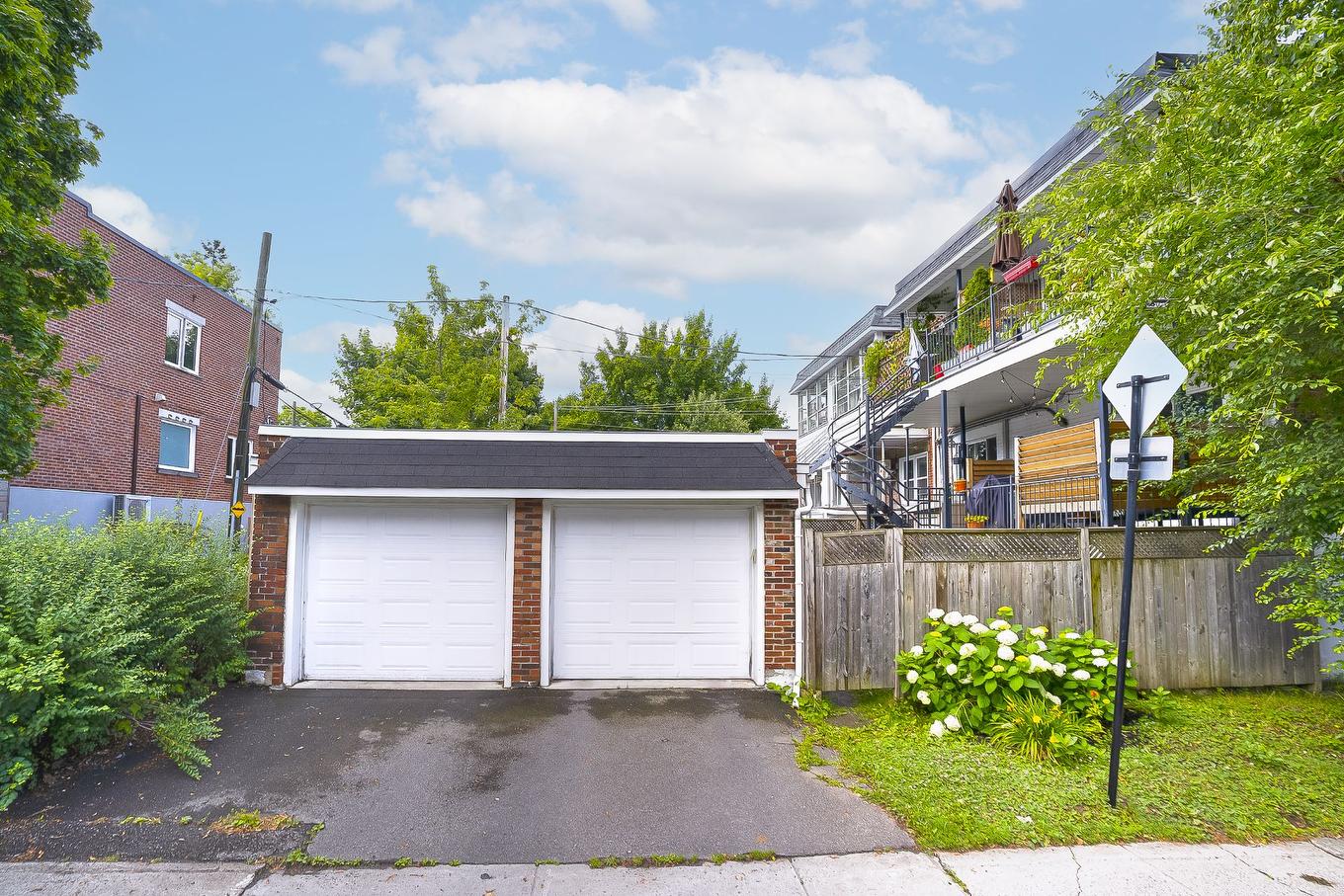Garage - 1-3860 Rue St-Zotique E., Montréal (Rosemont/La Petite-Patrie), QC - Outdoor
