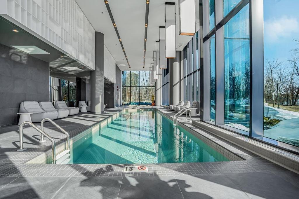 Piscine - 302-1000 Rue André-Prévost, Montréal (Verdun/Île-Des-Soeurs), QC - Indoor Photo Showing Other Room With In Ground Pool