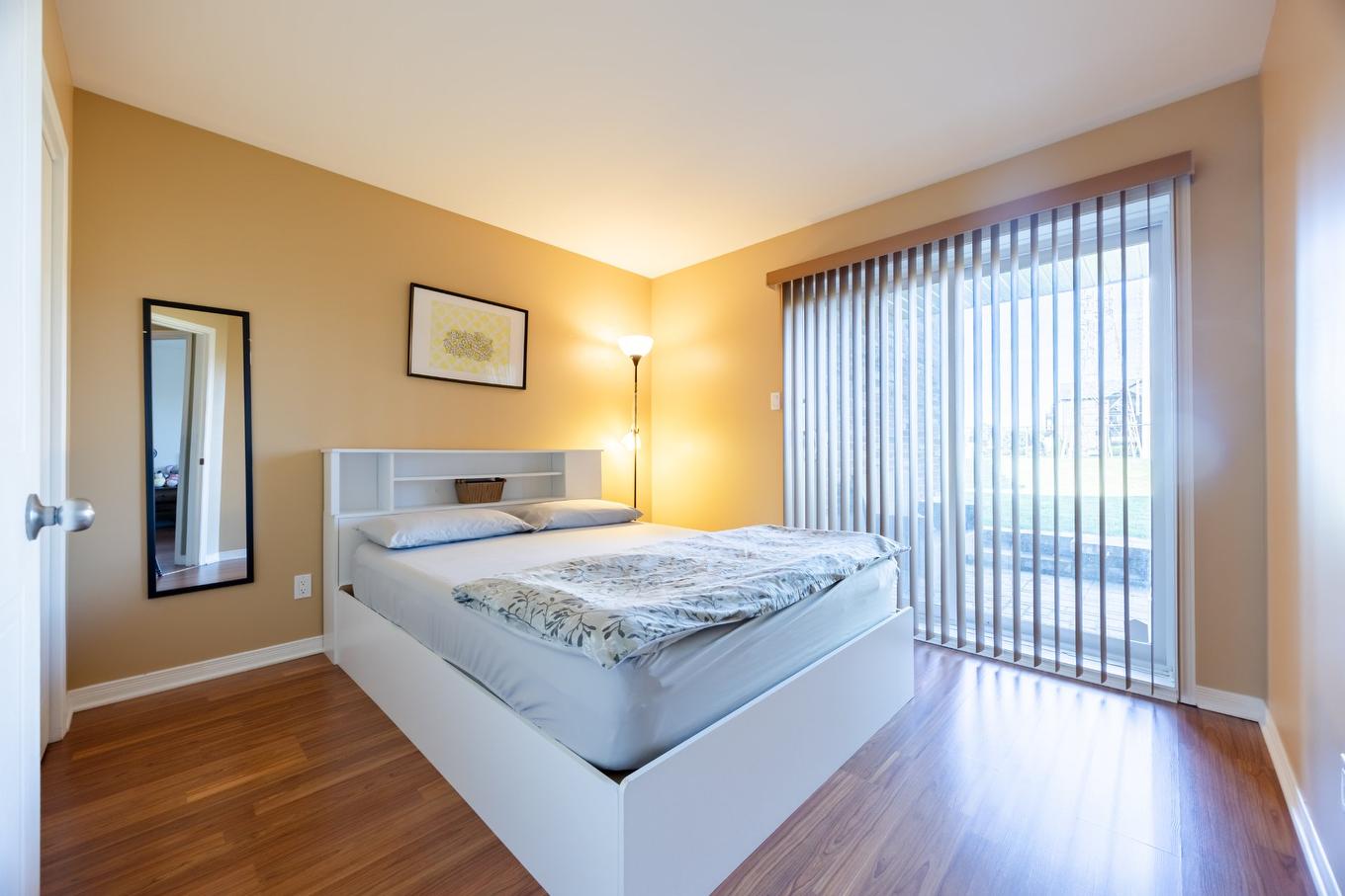 Chambre à coucher - 1-5970 Rue Chevalier, Brossard, QC - Indoor Photo Showing Bedroom