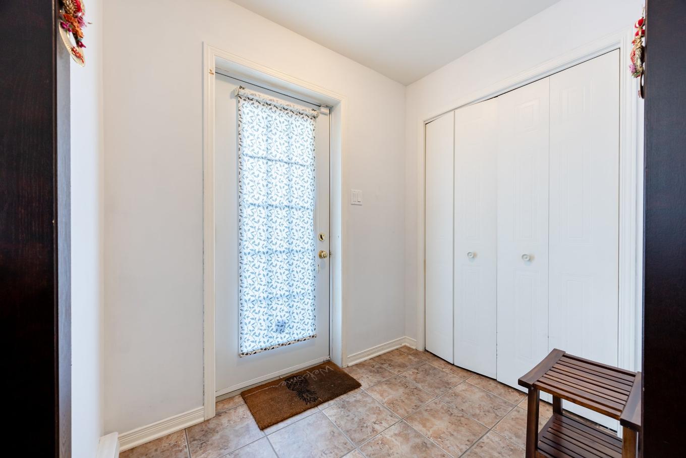 Hall d'entrée/Vestibule - 1-5970 Rue Chevalier, Brossard, QC - Indoor Photo Showing Other Room